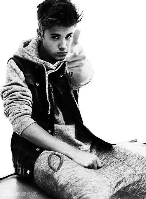 p>贾斯汀·比伯 i>(justin bieber) /i>,1994年3月1日出生于加拿大