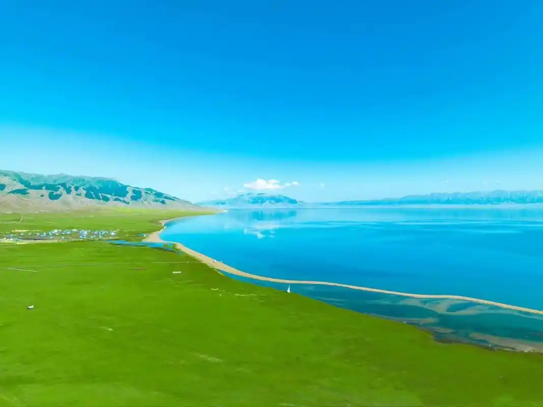 大美新疆游之赛里木湖站:一边是碧蓝瑰宝似的湖水