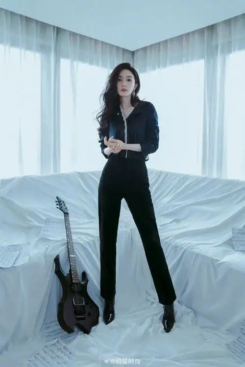 时尚女王真不是盖的你永远可以相信杨幂的穿搭