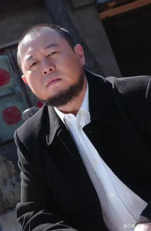 甜歌女神仲小萍为了儿子30年不嫁最终却落得凄惨的下场