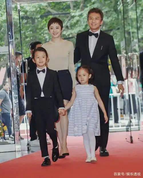 邓超孙俪一家四口