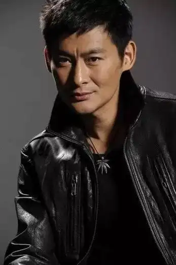 歌手伊扬 90年代的内地当红歌手 景岗山毛宁吸毒 孙浩伊扬也风景不再