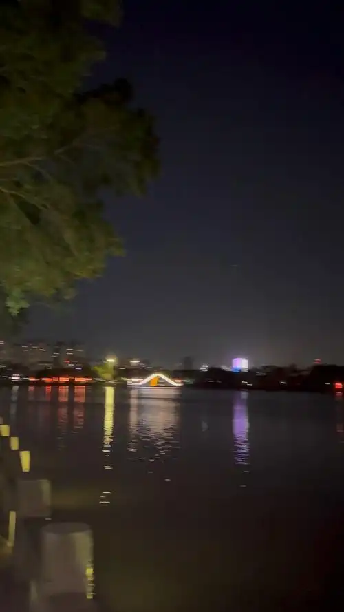 泉州西湖的夜色也很美!和杭州西湖比起来,少了一些历史底蕴!