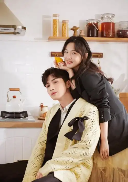 组图:张彬彬吴倩双人写真cp感满分 俊男靓女眼神柔情甜蜜互动_高清