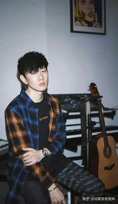 有哪些适合做壁纸的林俊杰图片? - 知乎