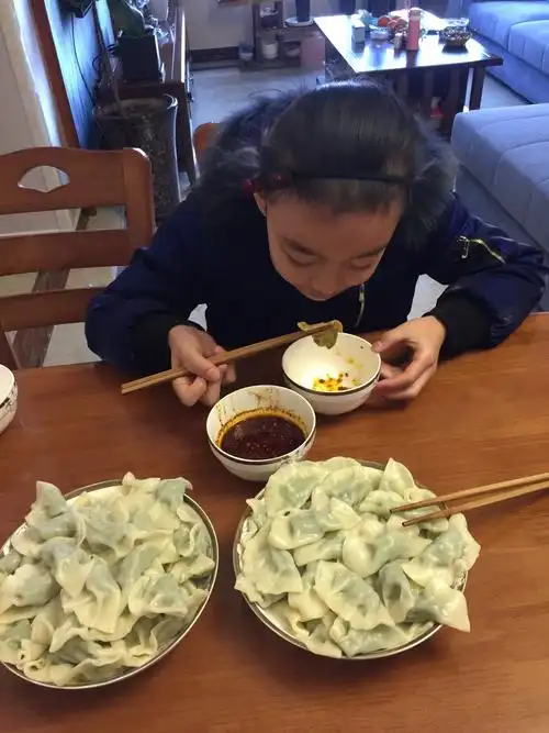 除夕晚上吃饺子
