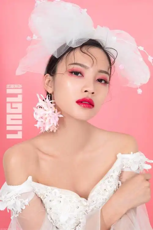 学新娘妆学美甲选择十堰玲丽时尚教育.