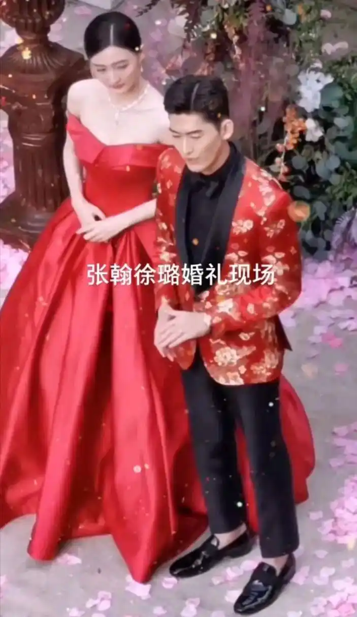 张翰徐璐婚礼现场[心][心]祝你两人幸福快乐[玫瑰][玫瑰]太般配了