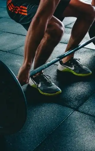 肌肉健身型男图片壁纸