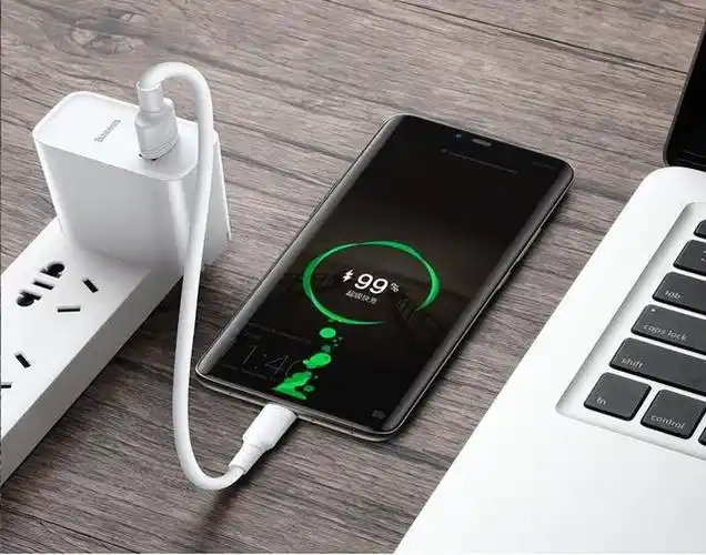 手机充电到100%再拔?原来都做错了,难怪电池越来越不耐用