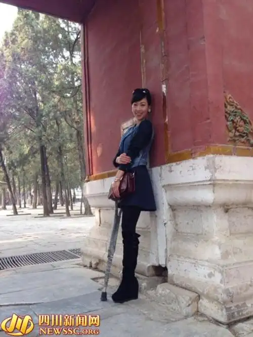 "独腿女孩"走红 "东方维纳斯"目前仍是单身