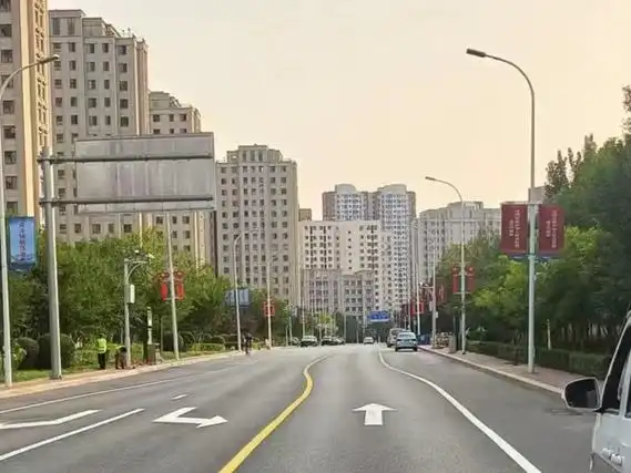 滨海新区喜迎国庆 街头巷尾街景壮丽