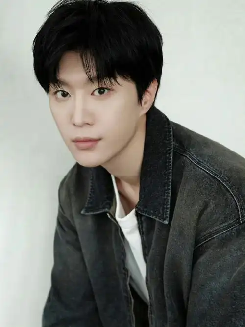 这种私人行程就不要过多讨论啦,多关注作品吧#范丞丞否认恋情