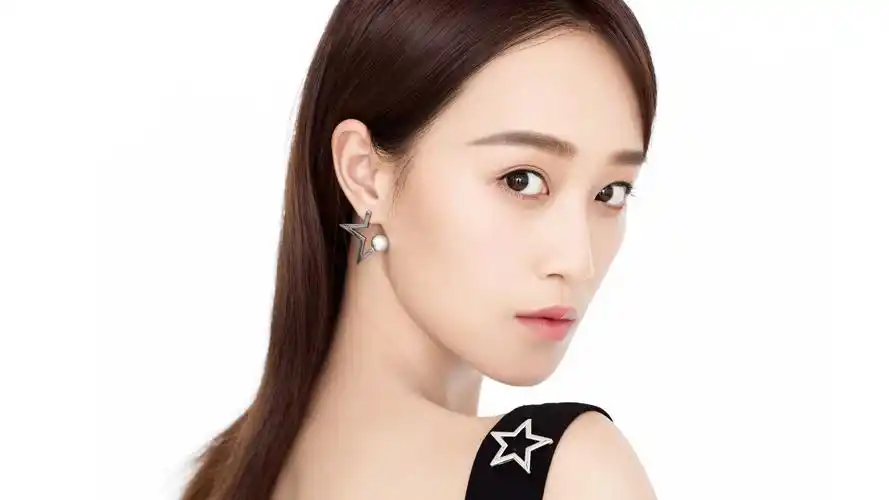 美女明星,蓝盈莹,美女,影视明星,人物,壁纸美女明星蓝盈莹桌面壁纸