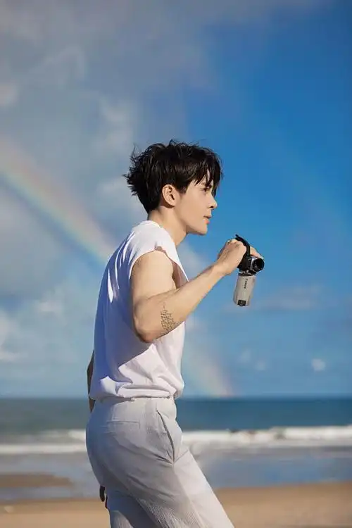 曾舜晞海边骑马大片##晞有日常