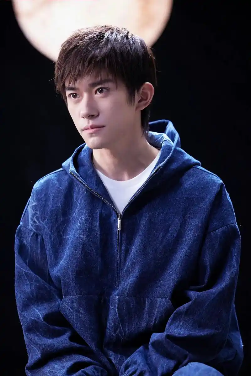 路的尽头还是路,只要你愿意走.#易烊千玺