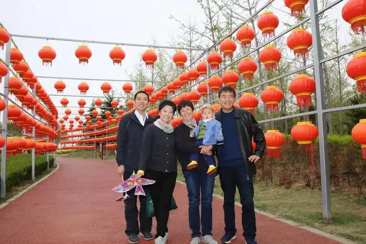 豆豆为我们拍的合影照片