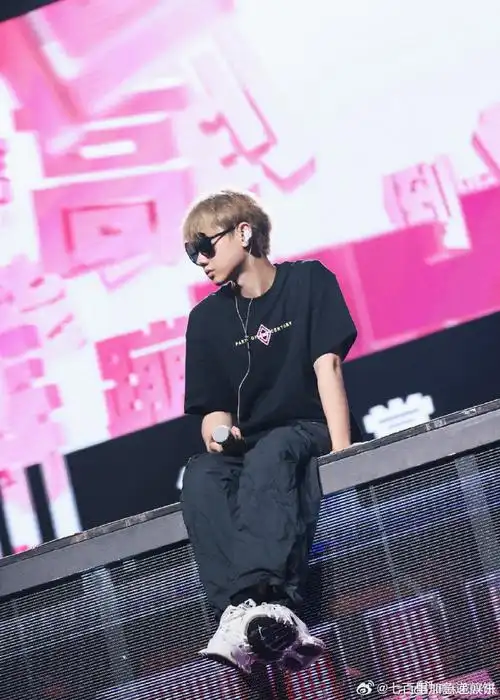 汪苏泷实体专辑21世纪罗曼史