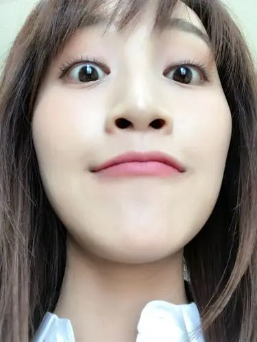 蓝盈莹曝生活随性美图 戏里戏外皆原力十足