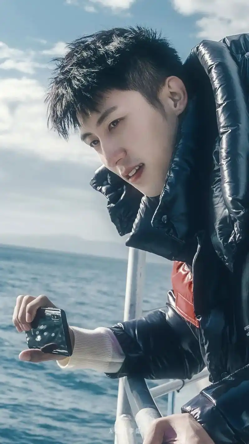 黄景瑜壁纸|你就站在原地安稳的被我喜欢就好