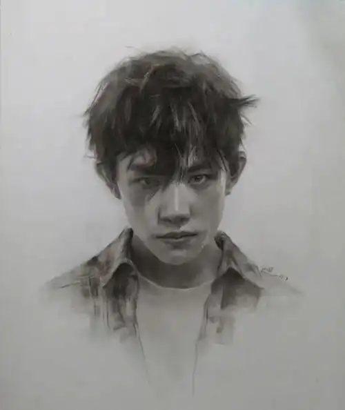 最爱的易烊千玺来了,各位素描大佬画笔下的易烊千玺肖像!