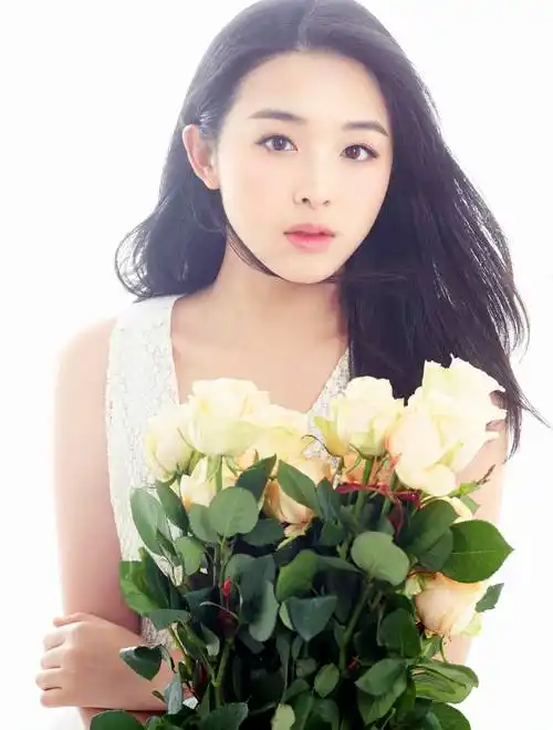 美女演员 张含韵