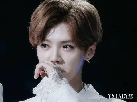 【图】鹿晗妈妈翁文凤资料被曝光 鹿晗出生于军人家庭