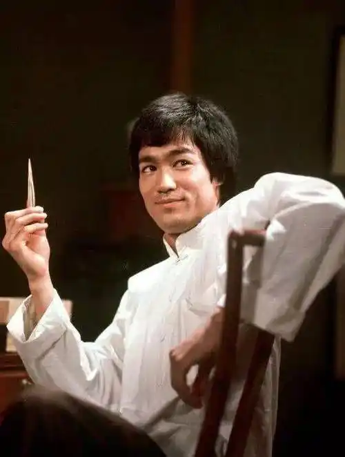 成龙和李小龙唯一的合影,最珍贵的照片_功夫_一代_大哥