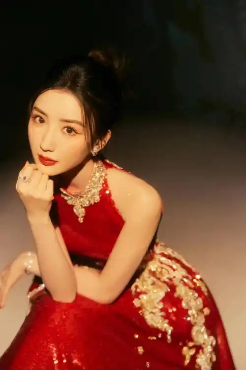 明星喜庆造型:美若天仙,艳丽姣美_李一桐_毛晓彤_赵丽颖