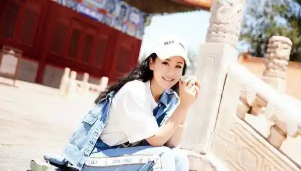 她是罗晋前女友,因扮演《樱桃》中智障妈妈成名,现40儿女双全_苗圃