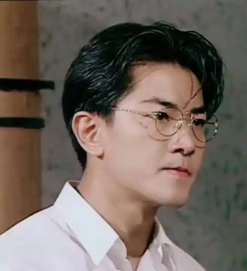 1,郑伊健以下的10位港剧型男,你觉得谁的"眼镜杀"最能撩到你?