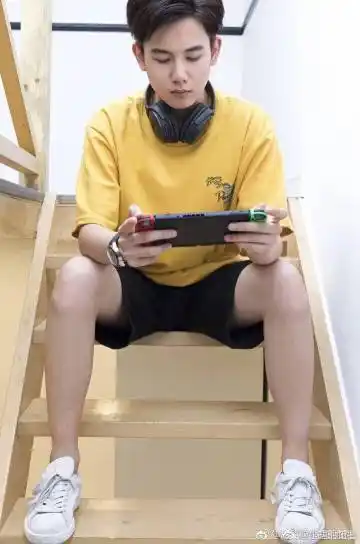 小胡的腿毛  2018-7-30 14:16 来自 胡先煦超话 