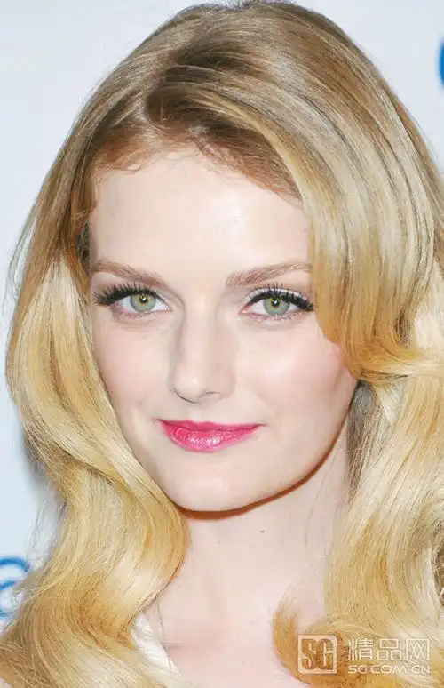 双周最美明星 纽约名媛石榴唇甜美醉人(图)