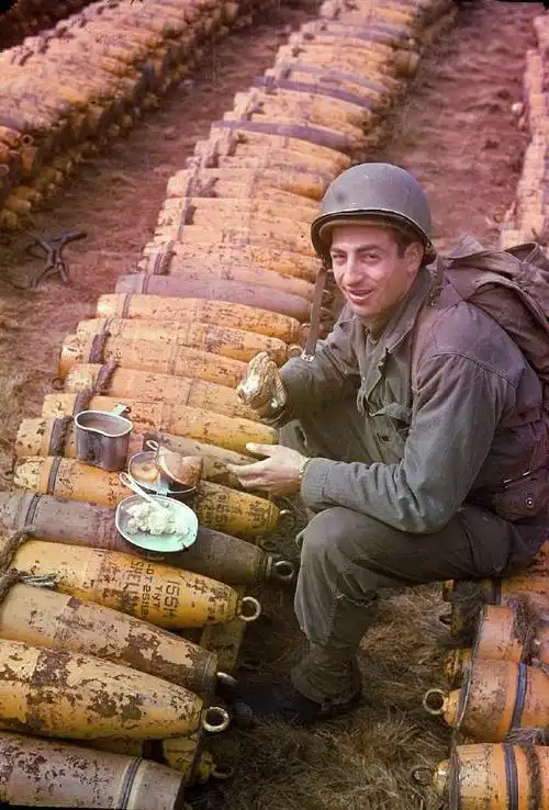 二战时期的经典瞬间,罕见彩色老照片,最后一张让人爆笑!