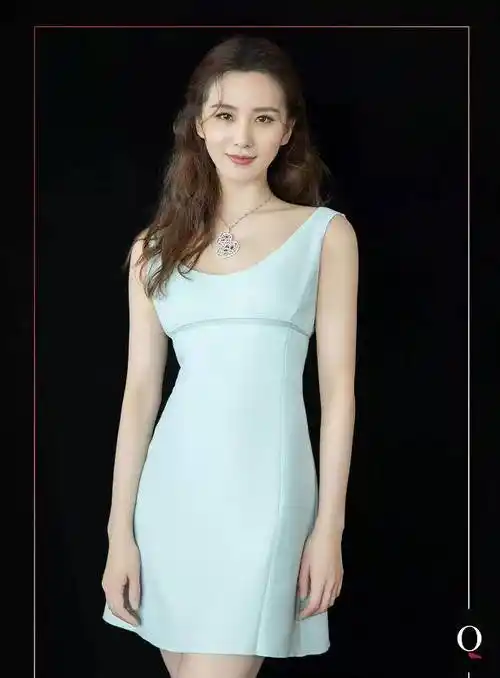 刘诗诗玩转熟女风情!