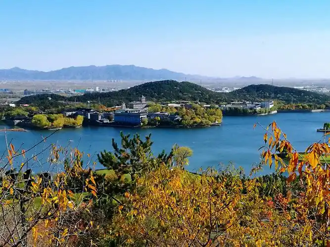 北京怀柔雁栖湖美景——西山步道