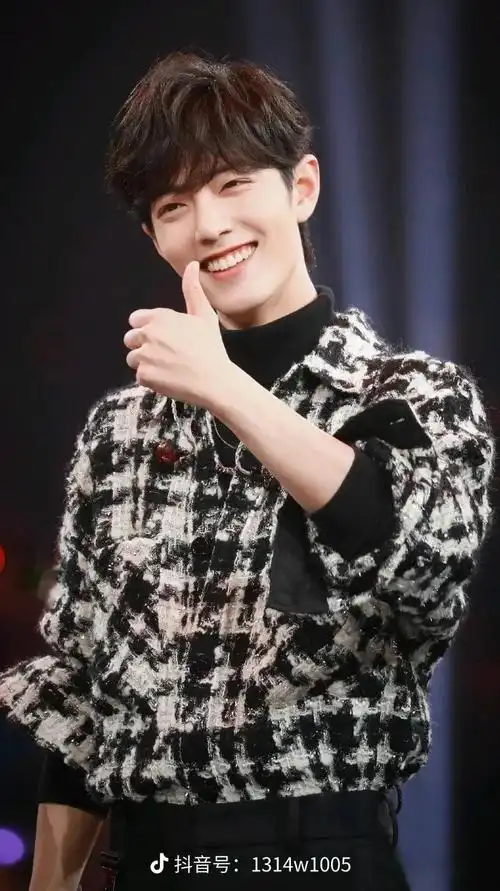 看着你走到顶峰了#肖战 - 抖音