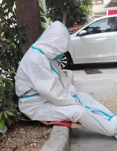 龙岗英雄的抗疫姿势哪个最触动你