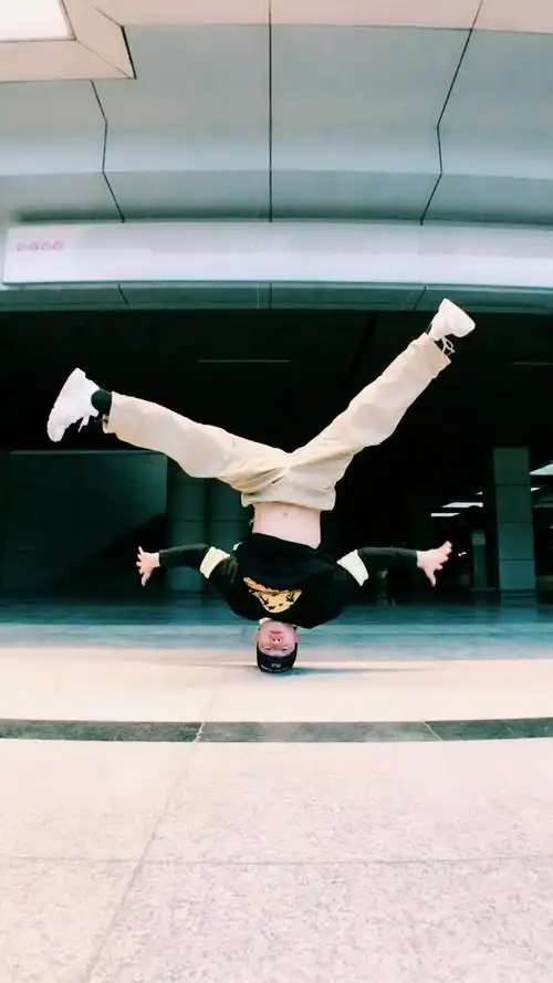 街舞breaking基础 基本功 头顶教学 喜欢的朋友双击关注