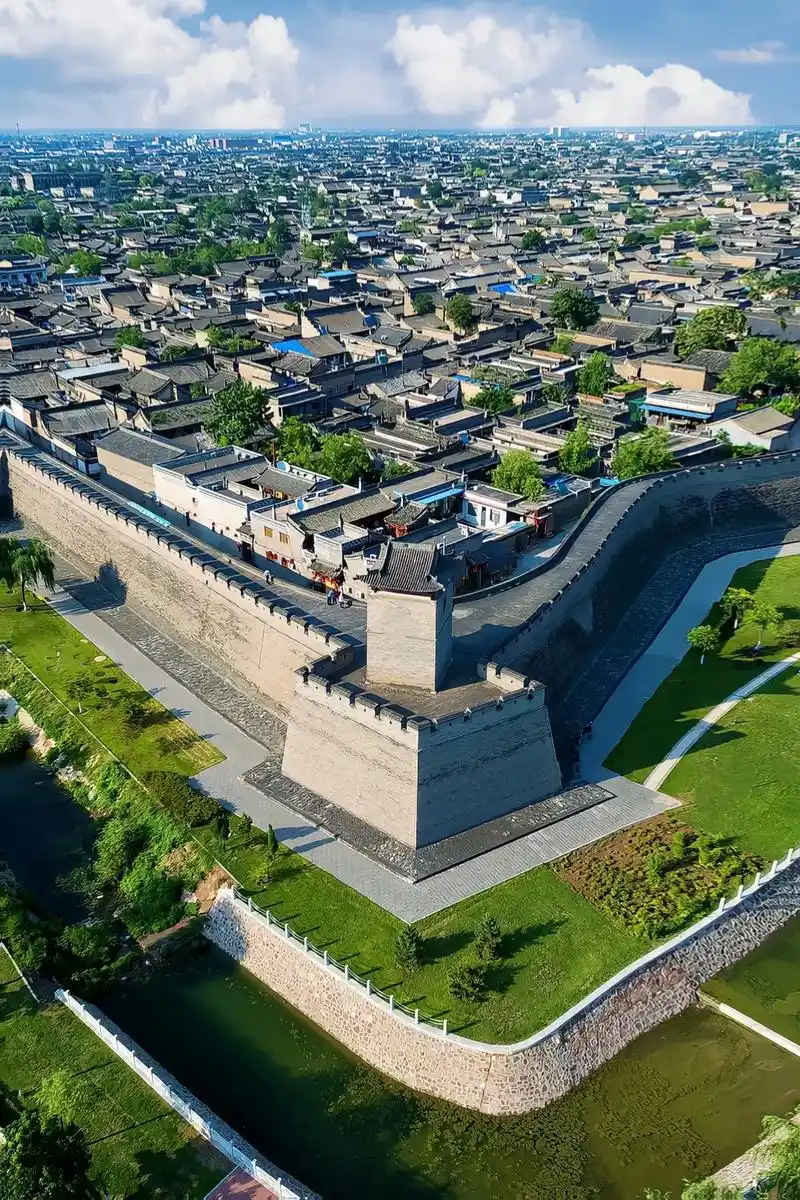 这是我国四大古城之《平遥古城》.中国古建筑到底美在哪? 简介 - 抖音