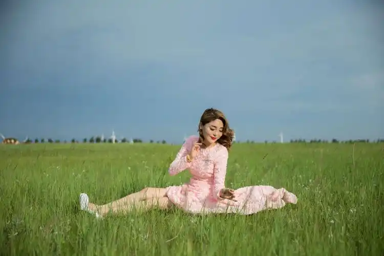 做一个心中有爱;的阳光女人.