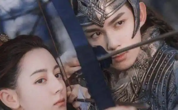 迪丽热巴被嫌老,赵露思软糯呆萌_屈楚萧_演技_阿诗勒