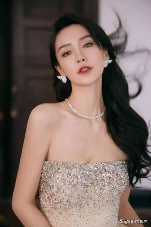 杨幂,刘亦菲,杨紫,高圆圆,唐嫣,迪丽热巴_气质_身材_粉色