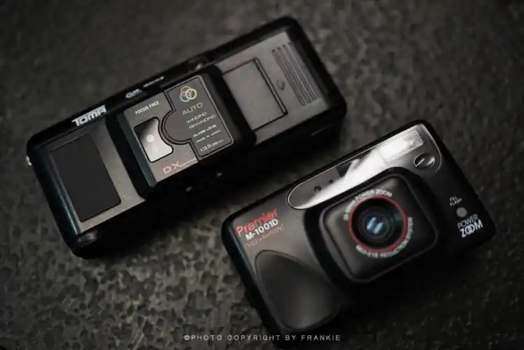 易烊千玺同款复古胶片相机