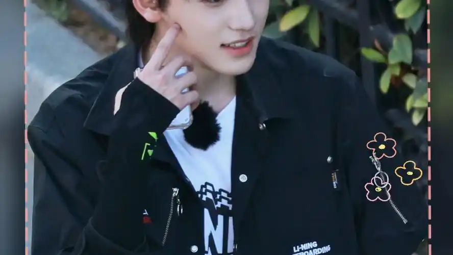 一键晒出神仙颜值宋亚轩