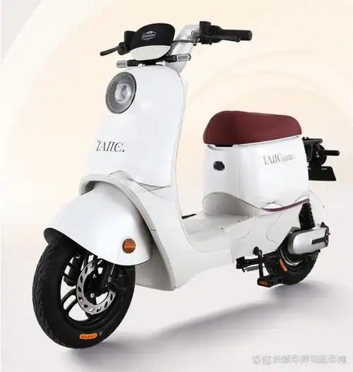 00后开始成为了消费市场的主力,它们对于电动车要求越来越高,外观普通