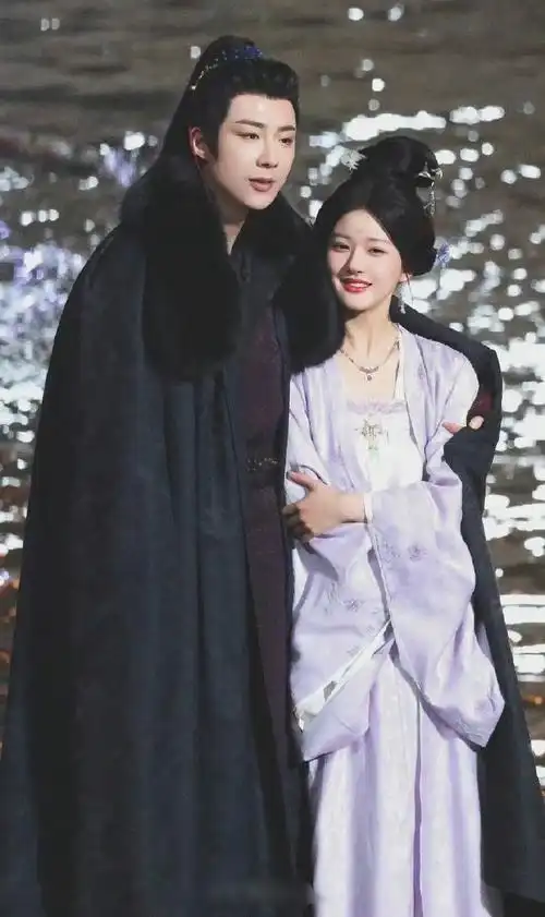 赵露思刘宇宁新剧背后抱路透