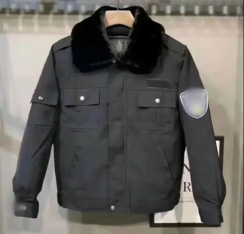 卖假警服的栽在了真警察手里!