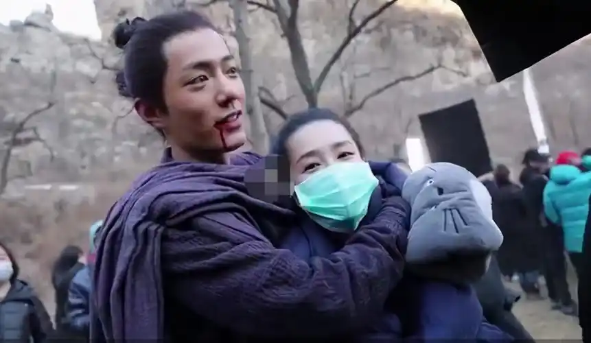 李沁原是娱乐圈直男斩?和邓伦杨洋传绯闻,肖战也被指喜欢她