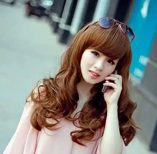 蓬松离子烫女生发型图片